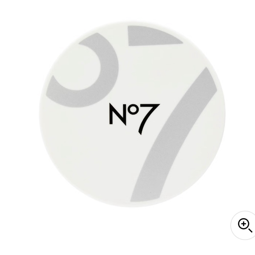 No7 NEW Flawless Finishing Loose Powder Light
